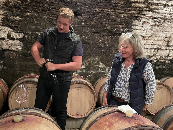 Domaine Ghislaine Barthod 셀러에서 함께 시음하는 Clément Boillot와 Ghislaine Barthod