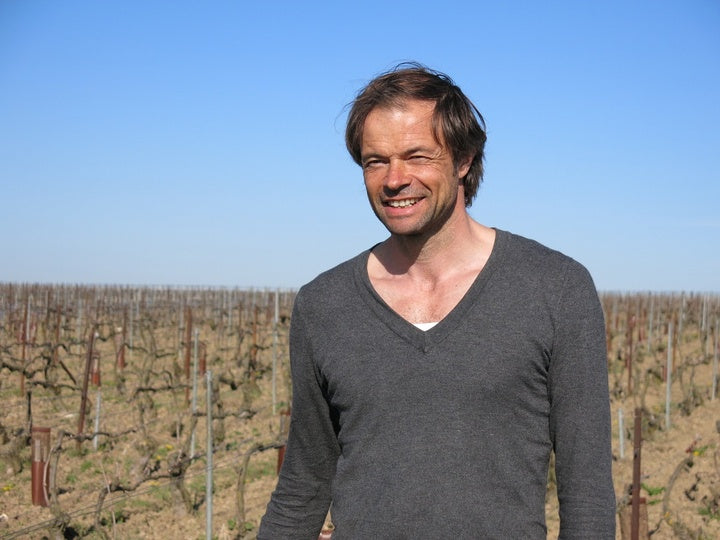 포도밭에 선 Emmanuel Brochet
