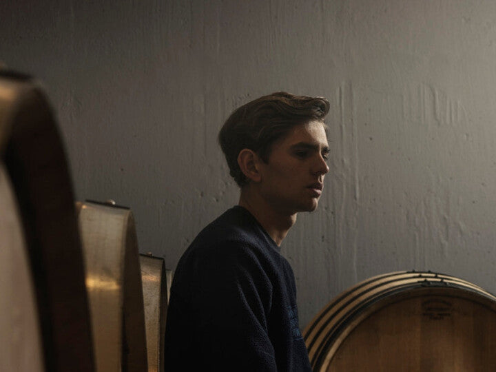 Théo Dancer in the cellar